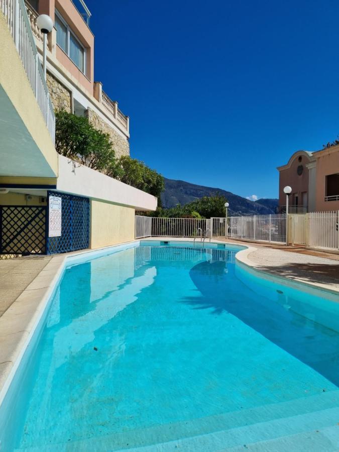 Dernier Etage D'Une Maison Roquebrune-Cap-Martin Luaran gambar