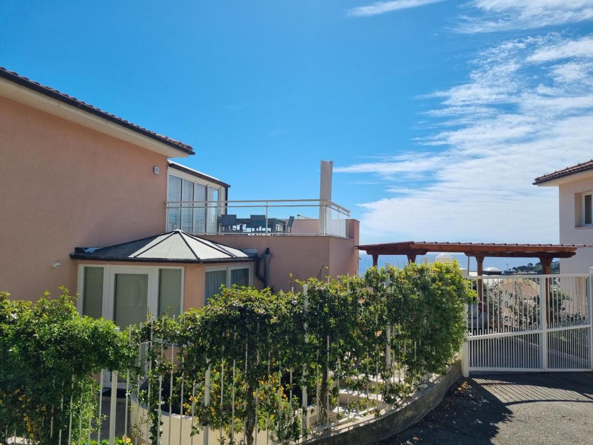 Dernier Etage D'Une Maison Roquebrune-Cap-Martin Luaran gambar